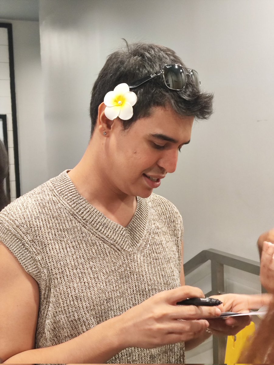 br3ndy08's tweet photo. Favorite flower ko tlaga tong Plumera eh, ampogi.. 😍🫰🏼 #Misis https://t.co/1Zyccg4Y0l