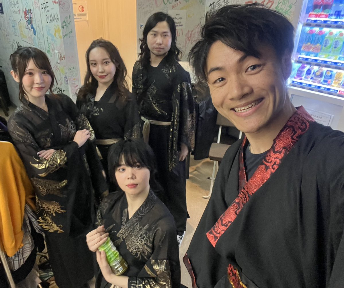 曜日対抗にお越しいただきありがとうございました🔥👾🤡
客席から観てる時間が多々ありました、各曜日のもつ雰囲気の違いをお客さんと共に感じれた気がした、
ユニット5に関しては、それぞれの個性だったり、その人の人生までもが見えたような気にさせてもらいました、感動しました☆