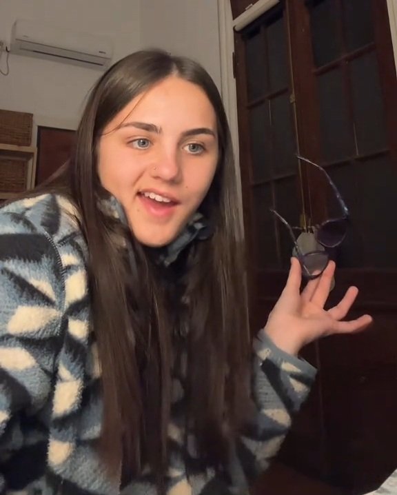 mi mamá hoy cuando me vea salir con el remeron del upd: