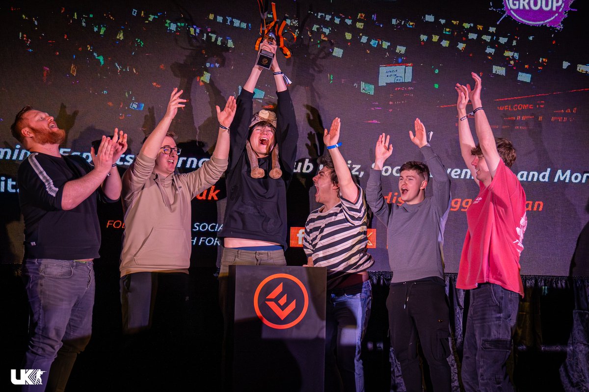 ❄️@ALASKA_CS2 defeat @8SinsEsports 13-11 on map 3 to crown themselves <a href="/EPICLAN/">EPIC.LAN UK Gaming & Esports Events</a> 44 champions!