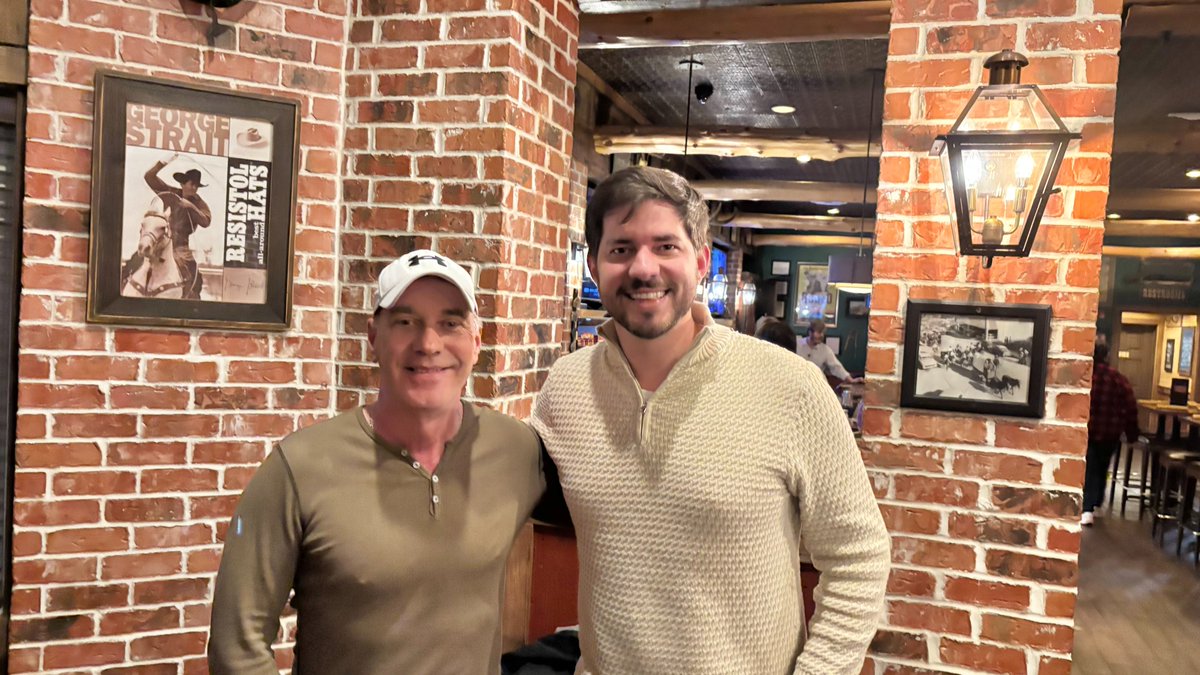 I always enjoy catching up with <a href="/HaydenNix/">Hayden Nix</a> even if he is "head and shoulders" above me! #arwx