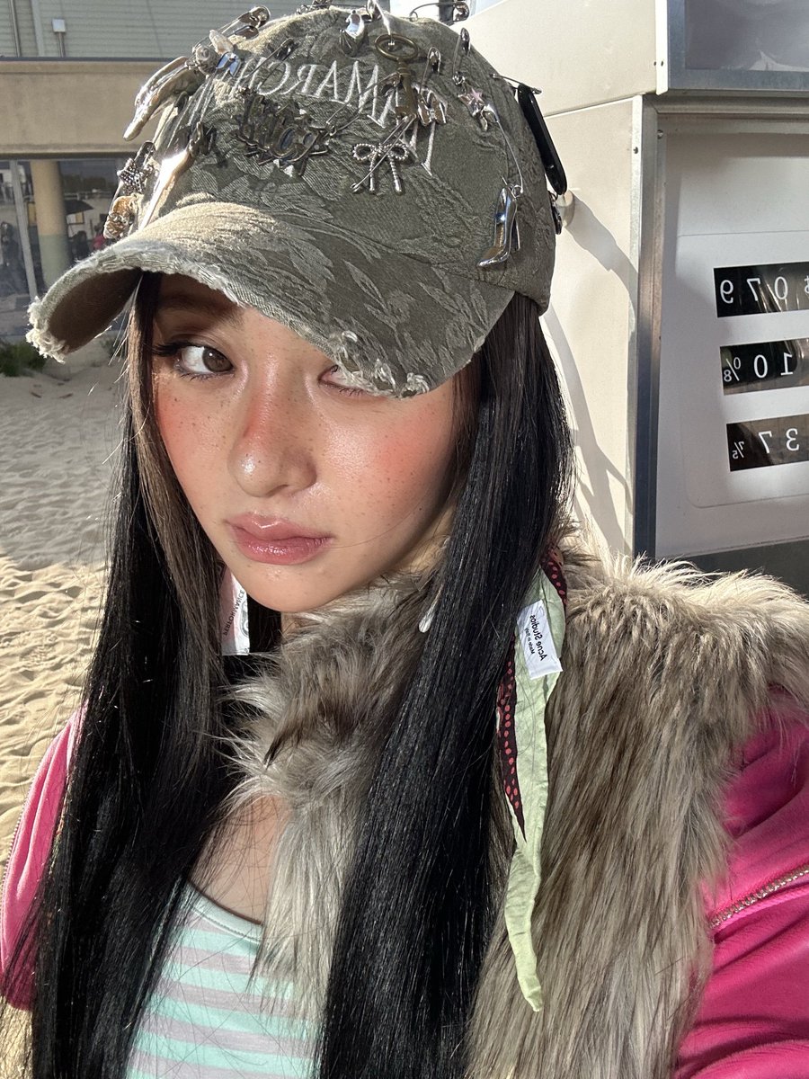 SHE'S SO HOT FR