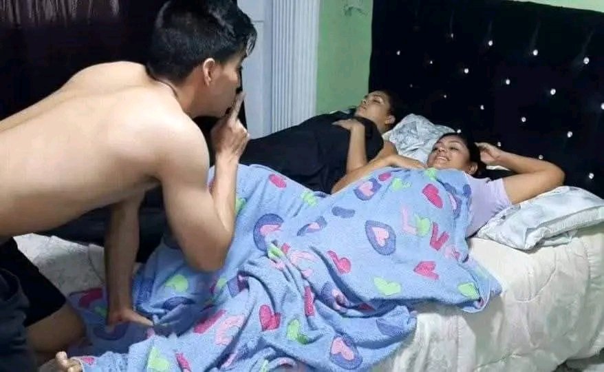 धीरे धीरे छोटी अभी अभी सोई है