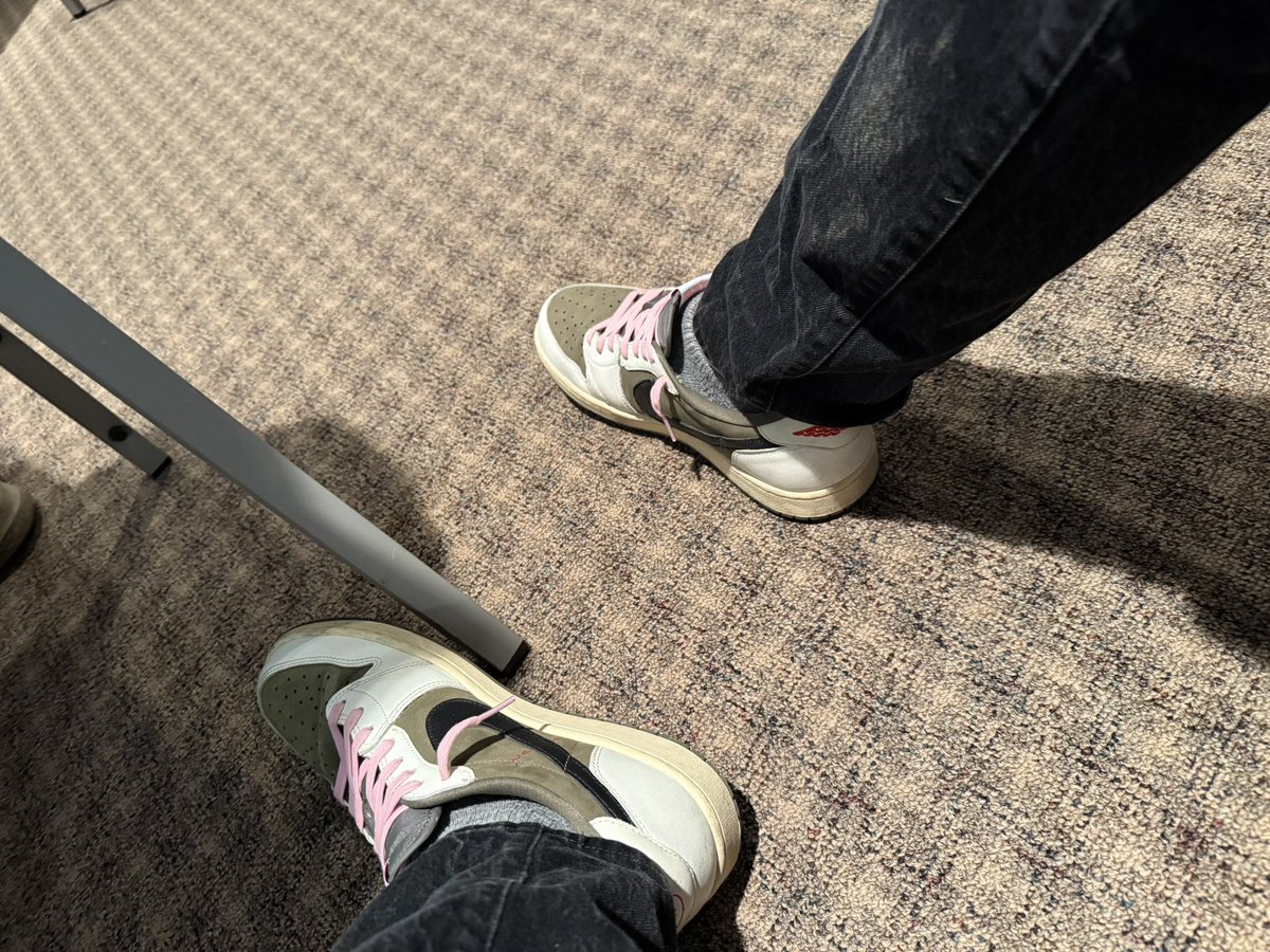 SNKRS LET ME BE GREAT tweet media