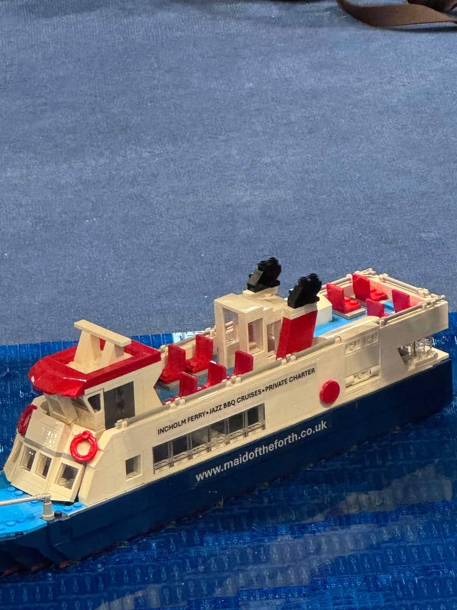 Maidoftheforth's tweet photo. We love when The Maid gets spotted out and about, but this might be our favourite yet. Featured at a LEGO convention, right under a stunning model of the Forth Bridge. Now that’s a legendary sight! #maidoftheforth #LEGO #maidadventures #forthbridges
📷 Sue Cameron https://t.co/qDewSzV6D0