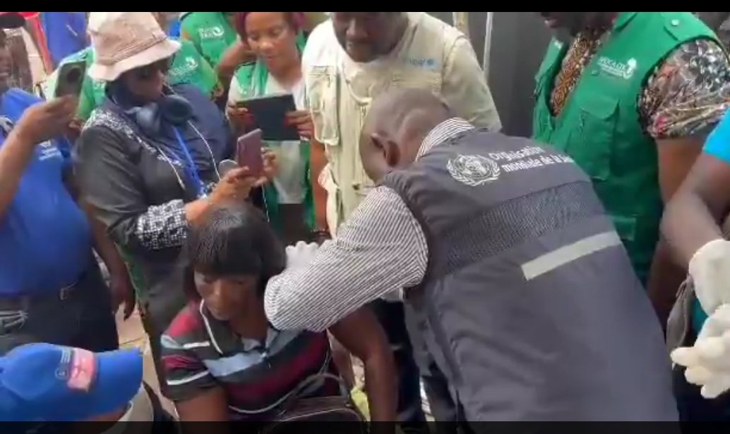 Djiress Baloki (@baloki_djiress) on Twitter photo #RDC : le <a href="/MinSanteDRC/">Ministère de la Santé RDC 🇨🇩</a> a lancé samedi une importante riposte vaccinale contre le #Mpox à #Kinshasa. Elle s'étend sur 10 jours soit du 22 février au 3 mars dans 5 zones de santé. Les bénéficiaires estimés à 660 000 dont des enfants recevront une première dose du #vaccins MVA-BN. #RDC : le <a href="/MinSanteDRC/">Ministère de la Santé RDC 🇨🇩</a> a lancé samedi une importante riposte vaccinale contre le #Mpox à #Kinshasa. Elle s'étend sur 10 jours soit du 22 février au 3 mars dans 5 zones de santé. Les bénéficiaires estimés à 660 000 dont des enfants recevront une première dose du #vaccins MVA-BN.