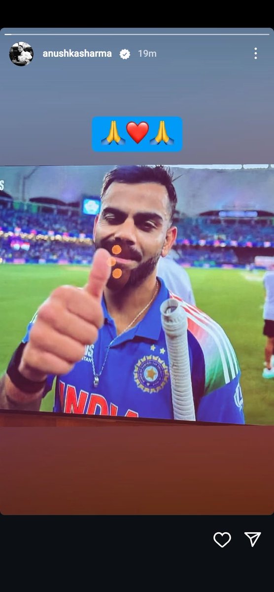 GauravMishra_07's tweet photo. तुम्हारी सफलता में अगर पसंदीदा सख्श साथ हो तो वो खुशी दोगुनी हो ही जाती हैं।
.
Anushka shrama's Instagram story after  great win of Team India..🇮🇳 
#anushkasharma
#INDvsPAK #CT2025 #ChampionsTrophy2025 
#ChampionsTrophy 
#Cricket #SUBHMAN #RohitSharma𓃵 #HITMAN #IndiavsPakistan https://t.co/7QpggdEcVd