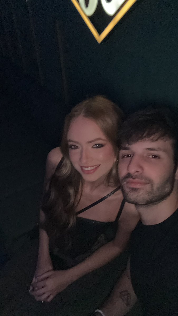 Carlichos1's tweet photo. Voce é a coisinha mais incrível que ja aconteceu na minha vida!!! https://t.co/9kBzRndTTA