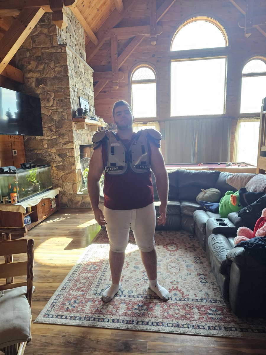 TheDefenseBear's tweet photo. I'm ready, coach! Put me in!! #itchingformore #football https://t.co/UmHYea0nuP