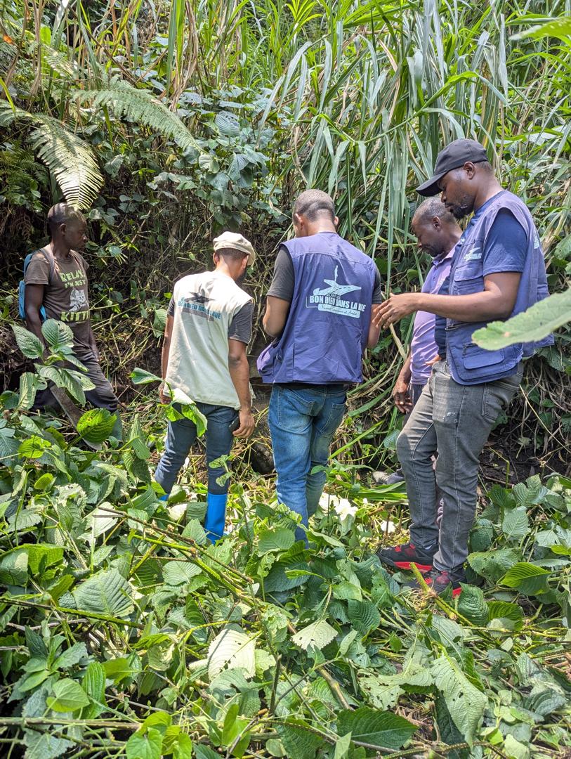 Sur terrain ca bouge!😎🚀 avec Bon Dieu dans la Rue <a href="/BDRint_RDC/">BDRint-RDCongo</a> 
ACTIVITES
📍à kisheke 1 : source trop basse...on repense tout!
➡️plan B : Kibira✅21 jours et l'eau coule!
📌Bladders : on a trouvé les spots parfaits! 🦾
les defis  les transforment en solution!✅

@_BDRint_RDC