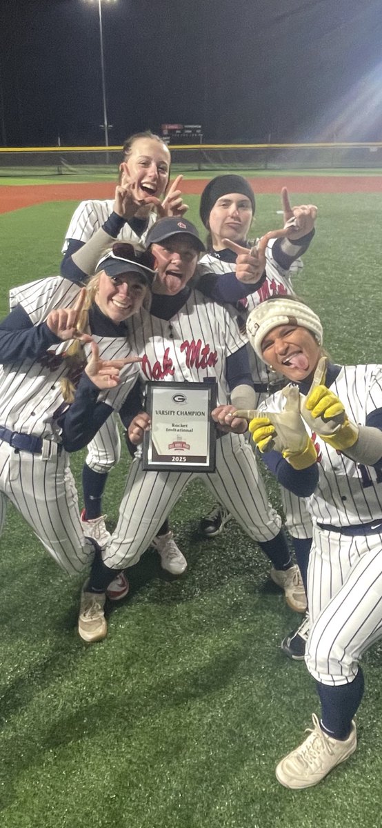 FaithCofer08's tweet image. So proud of this team! We took down the defending 6A and 7A State champions on our way to winning the Gardendale Rocket Invitational. Undefeated on the weekend while out scoring our opponents 54-10.
As I continue rehabbing from surgery I have accepted the role as a base runner…