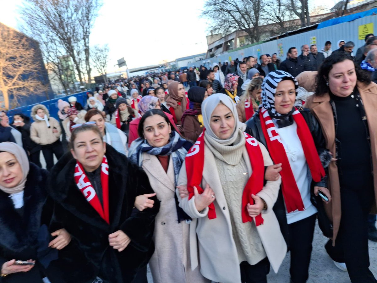 Ali ŞAHİN (@alisahin501) on Twitter photo Bugün Ankara’da gerçekleşen AK Parti 8. Olağan Kongremize Gazi şehrimizin müstakim ve müstahkem ruhu ve enerjisi ile heyecan katan her bir teşkilat üyemize minnet ve şükranlarımı sunuyor, Rabbimden yorgunluklarının ecrini vermesini diliyorum.
<a href="/AKPartiG_Antep/">AK Parti Gaziantep</a> <a href="/AKSahinbey27/">AK Parti Şahinbey</a> Bugün Ankara’da gerçekleşen AK Parti 8. Olağan Kongremize Gazi şehrimizin müstakim ve müstahkem ruhu ve enerjisi ile heyecan katan her bir teşkilat üyemize minnet ve şükranlarımı sunuyor, Rabbimden yorgunluklarının ecrini vermesini diliyorum.
<a href="/AKPartiG_Antep/">AK Parti Gaziantep</a> <a href="/AKSahinbey27/">AK Parti Şahinbey</a>