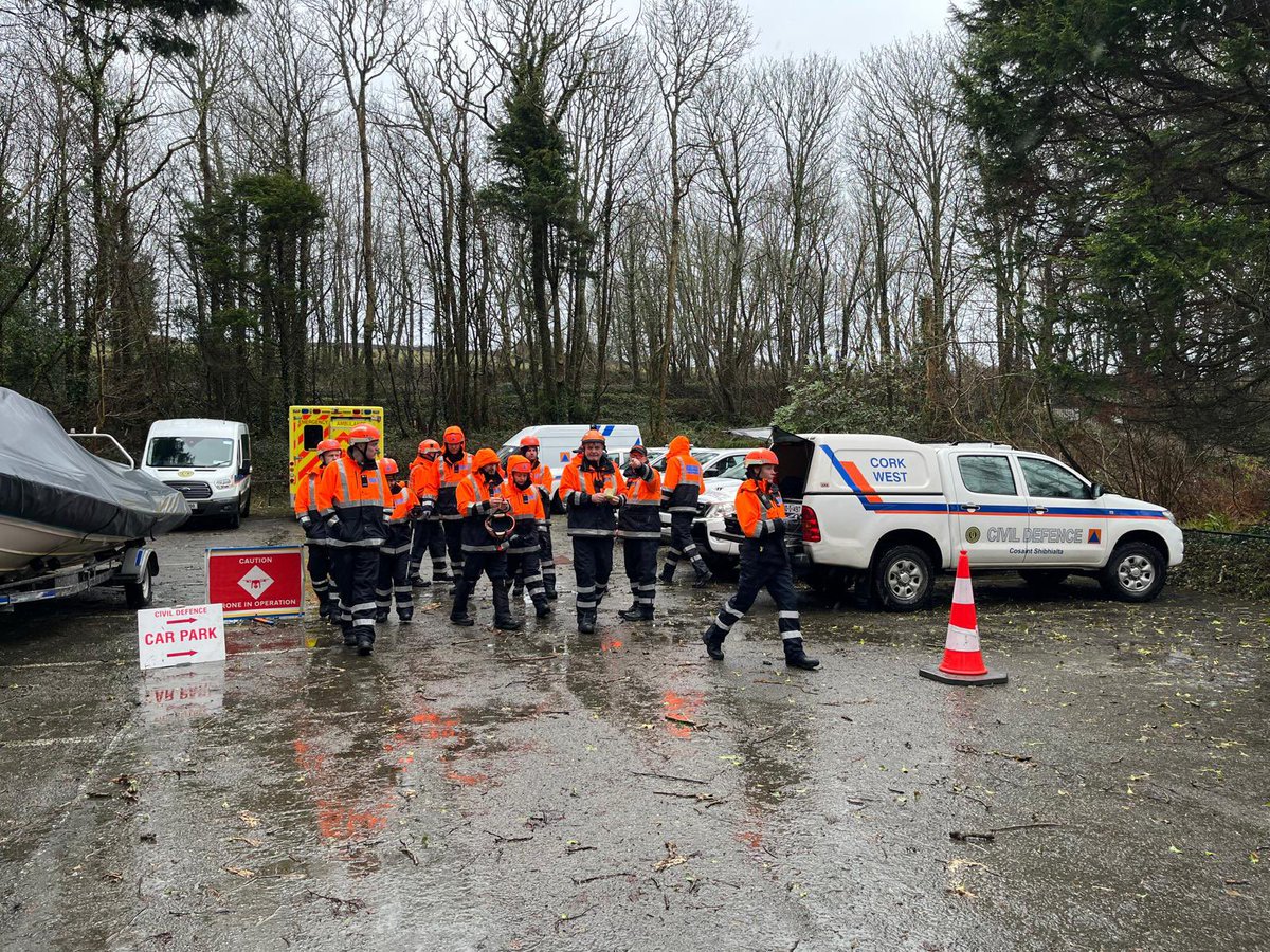 CWCivilDefence's tweet image. This morning, while conducting a Search Training Exercise, we received a call from AGS requesting our assistance with a Missing Person. We immediately halted our exercise and responded to the request. Thankfully the person was located safe and well by Cork West Civil Defence.