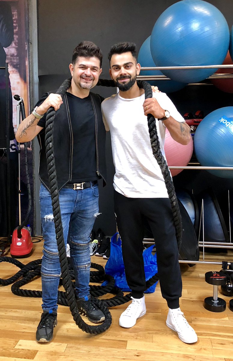 GOAT <a href="/imVkohli/">Virat Kohli</a> 
📸 <a href="/ManishaDRatnani/">MANISHA DABBOO RATNANI</a> 
#INDvsPAK #ViratKohli𓃵