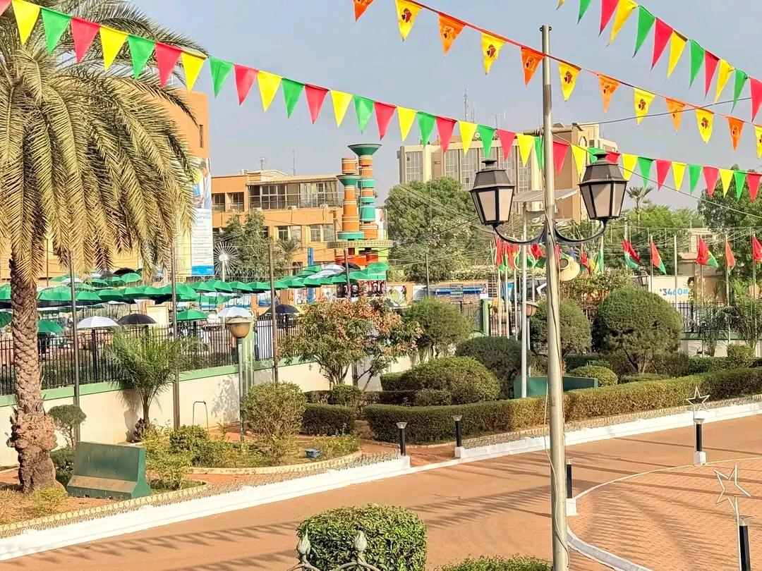 KathyaStrecy's tweet photo. Ouagadougou aux couleurs du #FESPACO. 

❤️ Le BURKINA FASO ❤️

📷: Facebook https://t.co/XqEmenAH2x