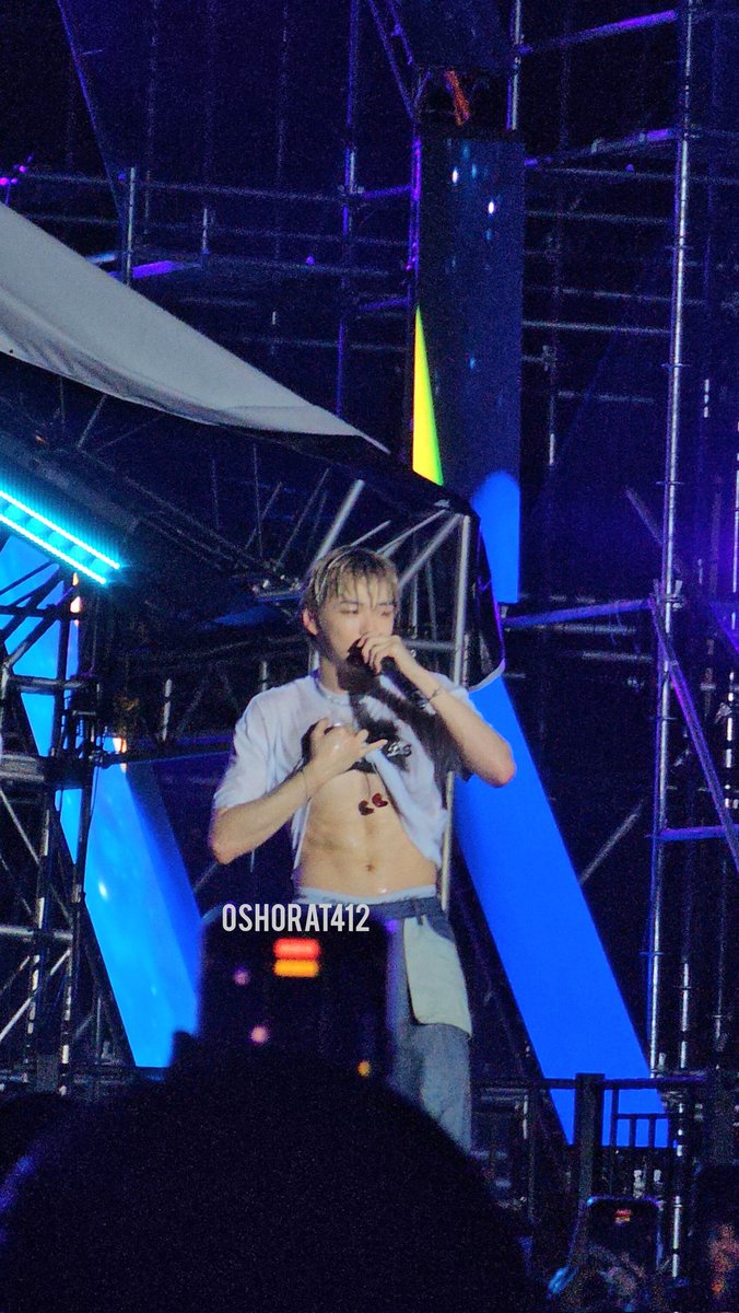 oshorat412's tweet photo. look at this photo sequence! aashdhsjskak ang ineeeet, kang daniel!!!!! 😍🥵

#KANGDANIEL 
#WATERBOMBMANILA2025 🌊
#WATERBOMB2025
#WATERBOMBMANILA https://t.co/7WQNzq7CBq