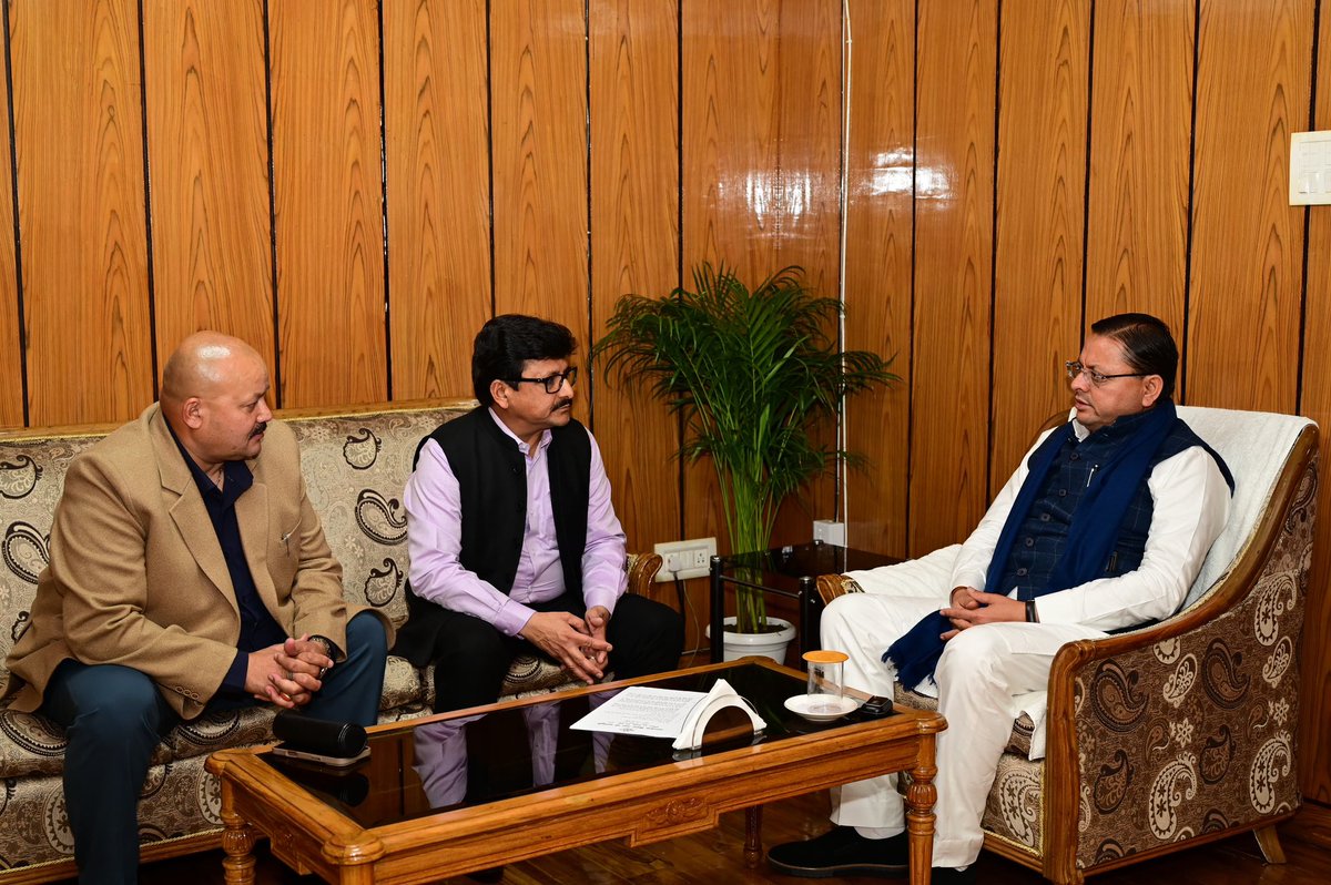 ManojTewariINC's tweet photo. माननीय मुख्यमंत्री श्री पुष्कर सिंह धामी जी से मुलाकात कर अपने विधानसभा क्षेत्र के मोटर मार्ग और माननीय मुख्यमंत्री जी द्वारा विधायकों से मांगे गए 10 कार्यों की सूची मैं से अपने विधानसभा क्षेत्र के 10 कार्यों की सूची के लिए मुख्यमंत्री जी को पुनः पत्र दिया। https://t.co/aq6c3uUPkB