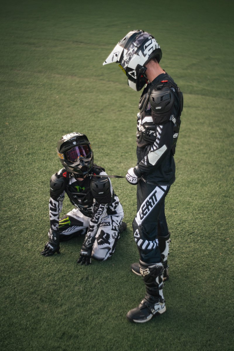 Making sure he can't run away again.

⬇ <a href="/UltorMerrick/">Ultor Merrick 🔜 MoG Soundwaves</a>