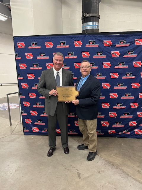 🎉 Huge congratulations to Rick Roberts of Van Meter, our High School AD of the Year! 🏆 He was honored last night at the State Wrestling Tournament for his outstanding leadership and dedication to student-athletes. Well deserved! 👏 #ADoftheYear