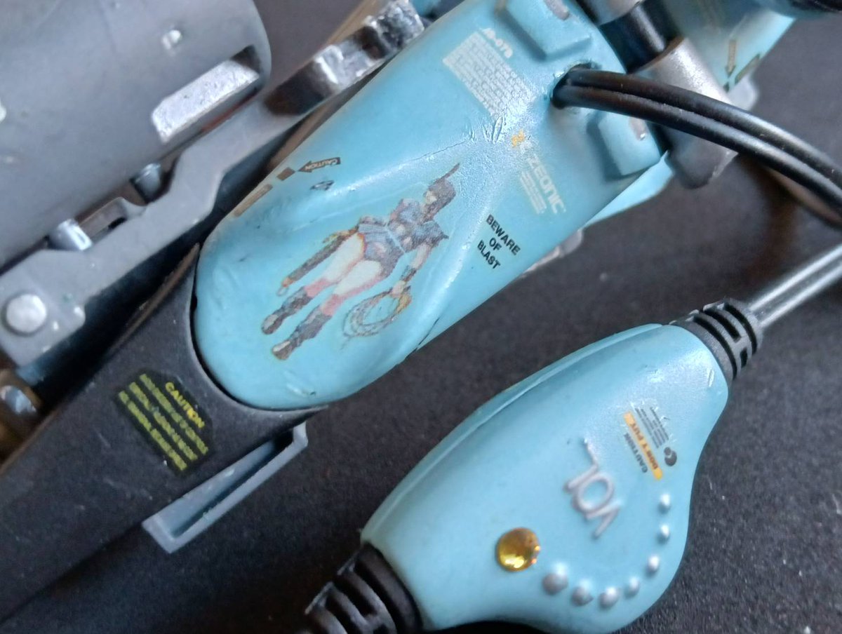 HSCustomizer's tweet image. #戦場の絆 #グフカス　ガトシー装備も出来ます(笑)マイクツノ左右どちらもマグネットで直立、無駄にグラマラスに削り仕上げたので手にしたら馴染みます。23/24個目、銘は『疾風』