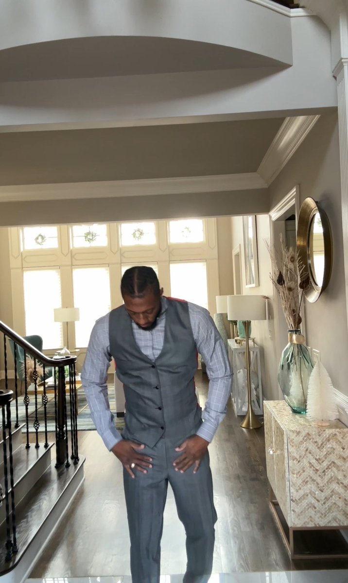 lecrae's tweet photo. Abused, abandoned, addicted. Discarded, depressed, disappointed. But thank GOD I don’t look like what I’ve been thru. https://t.co/EKXrBIifX3