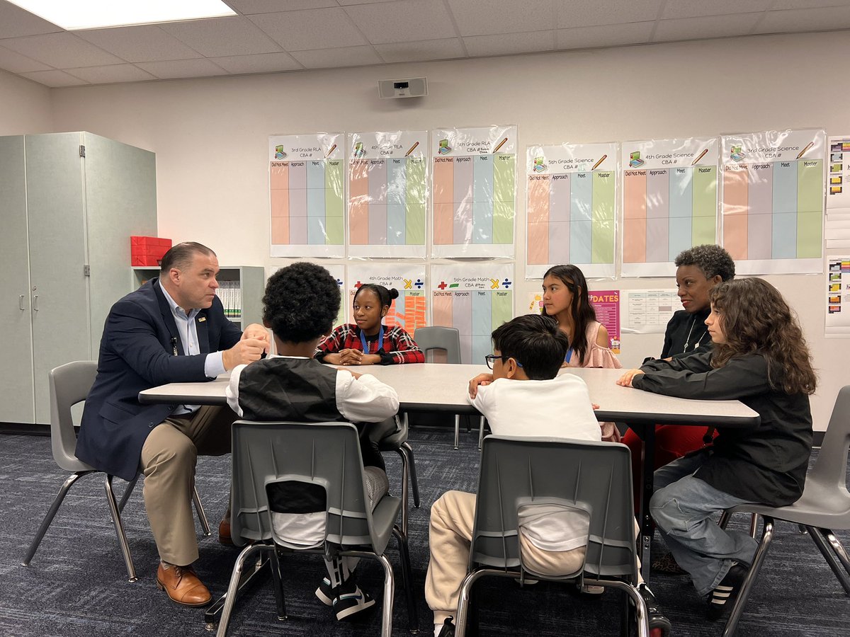 Student Council Officers interviewing Dr. G about his role as our superintendent. Great conversation for our little leaders. <a href="/USEStallions/">Stephens Elementary</a>