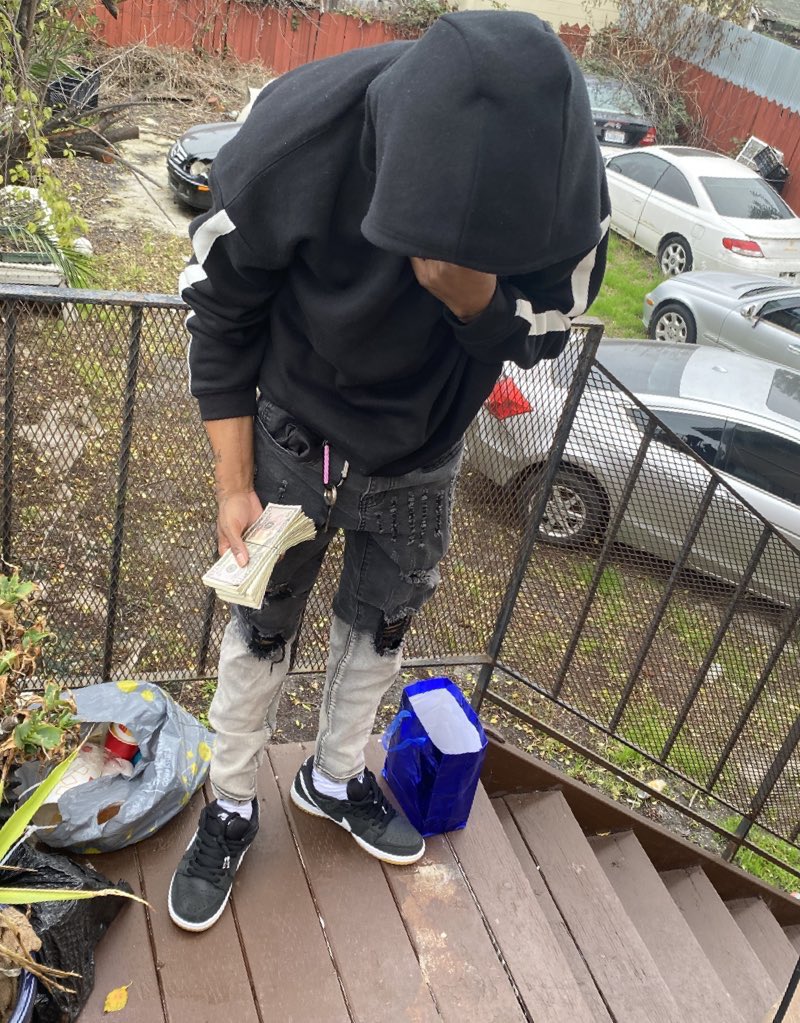FTOLL43's tweet photo. Turn my shit back up 💕 https://t.co/n0AYftYmnn