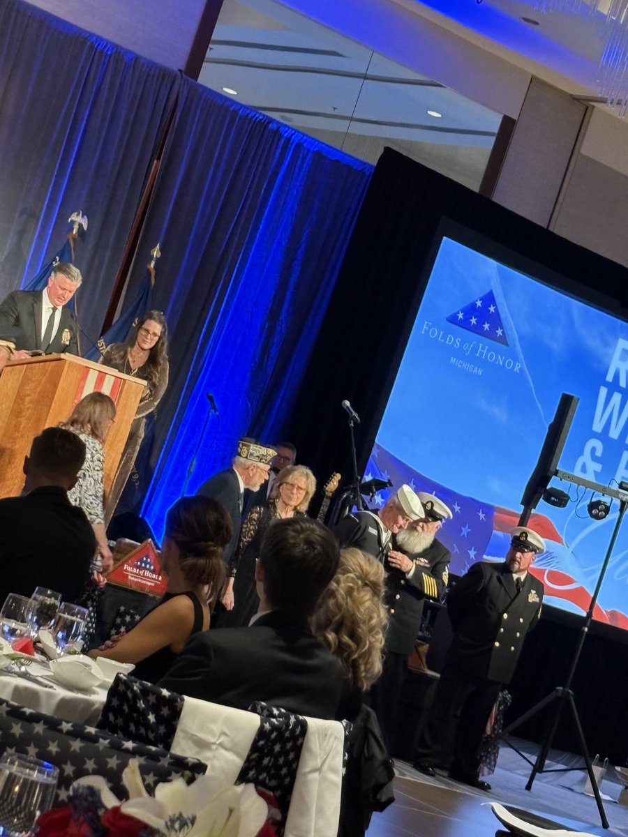 SenRogerVictory's tweet image. An amazing event for the supporters of Folds of Honor at their Michigan Gala, showing  their dedication to make a difference in the lives of military families that made the ultimate sacrifice. #foldsofhonor