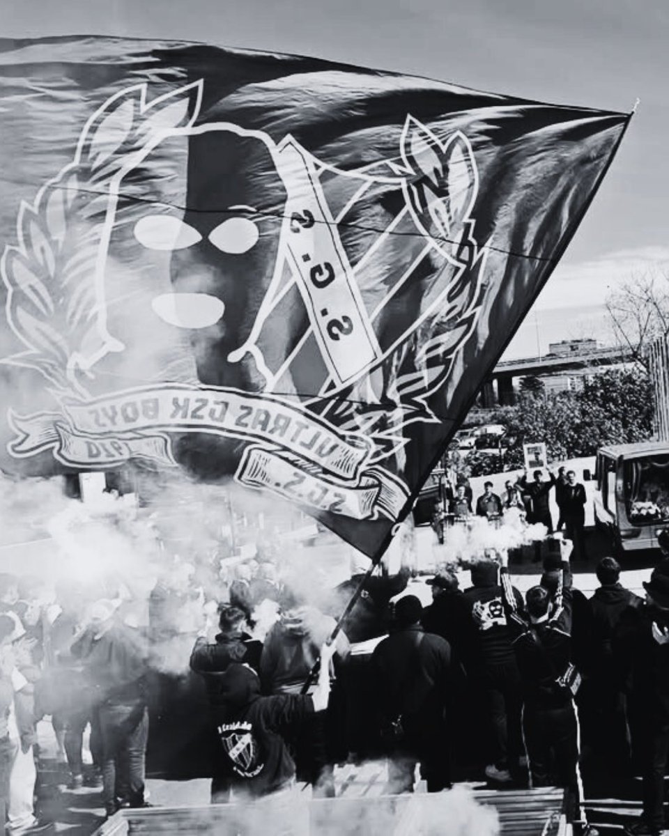Sacavenense_SGS's tweet photo. 💔 ATÉ SEMPRE, LUÍS MIGUEL 💔

Hoje despedimo-nos do nosso querido Luís Miguel Baleiro Barra. O cortejo pelo Complexo Desportivo Elias Pereira foi marcado por emoção e aplausos. O teu legado viverá para sempre nos nossos corações. 🖤❤️

#ParaSempreLuísMiguel #Luto https://t.co/jiEfB9Ig28