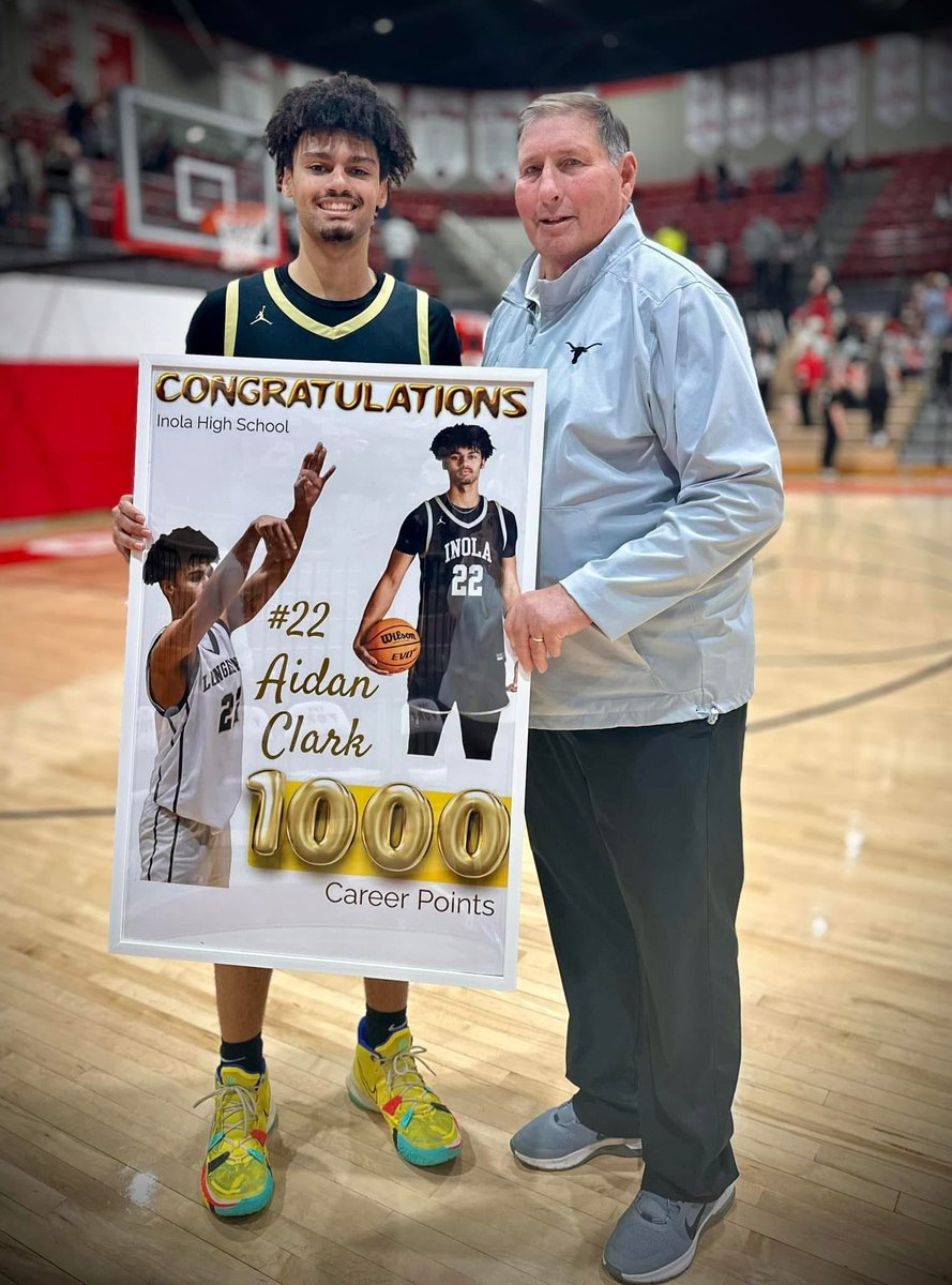 All glory to God✝️
Thankful for the teammates I’ve had throughout the years, and the coaches there with me.