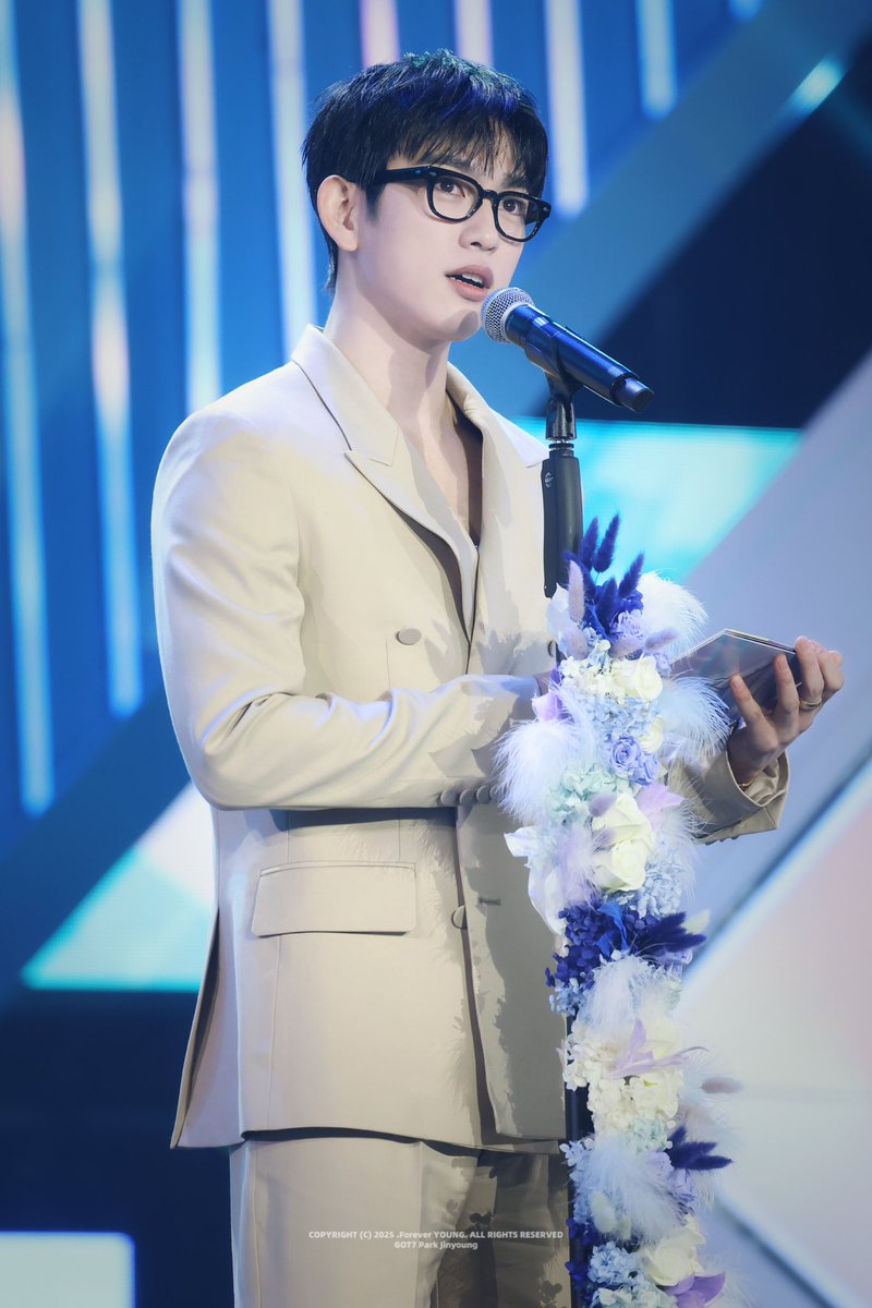 HQ 250222 Dawards 

왜이리 예뻐 ㅠㅠ

<a href="/JINYOUNG/">박진영</a> 
#박진영 #진영 #jinyoung 
#GOT7     #갓세븐