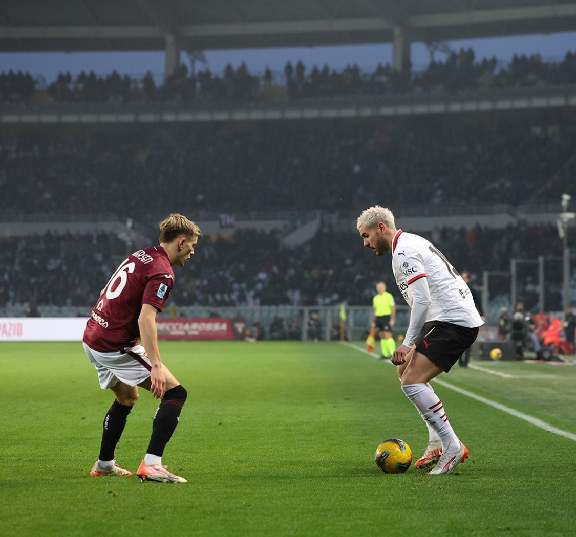 Team_THernandez's tweet photo. 📸 // Théo Hernández 🆚 Torino 🇮🇹

Défaite contre Torino. 

#TorinoMilan #SempreMilan https://t.co/s0DjfLi68J