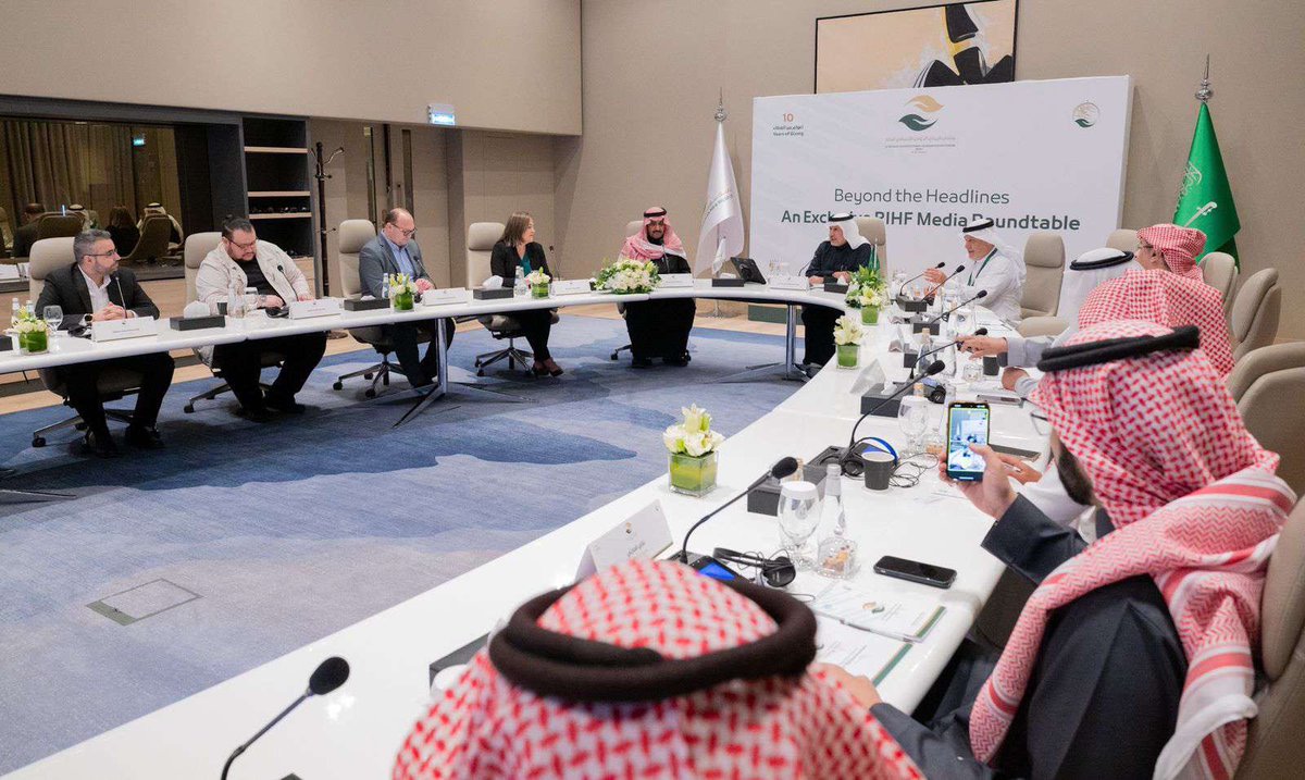 KSRelief_EN's tweet photo. The Supervisor General of the #KSrelief, Dr. Abdullah Al Rabeeah, during the roundtable meeting: The 4th Riyadh International Humanitarian Forum #RIHF brings together specialists from all over the world to discuss and address the challenges of humanitarian work. https://t.co/H0boV5tsk1