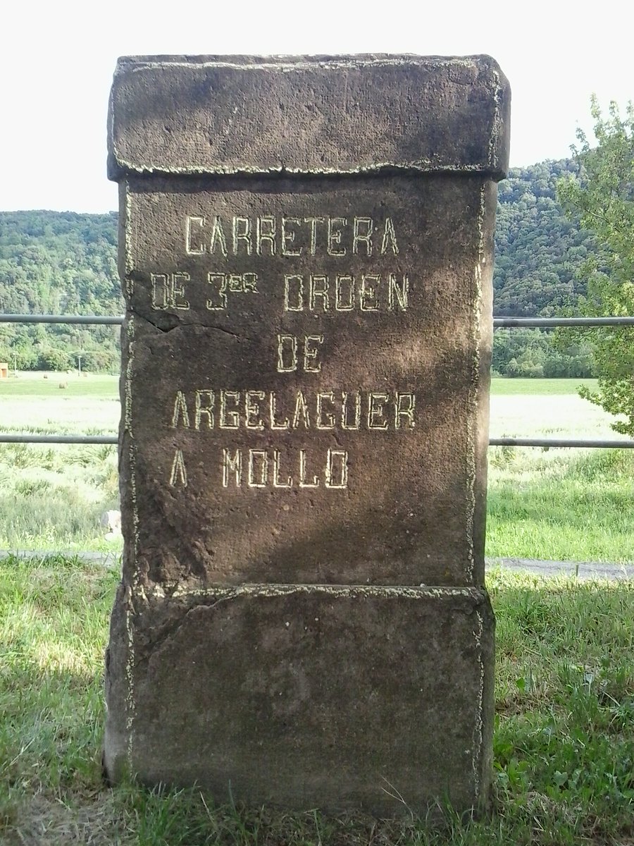 Argelaguer Kilometre Zero
argelaguerlejarza.blogspot.com/2025/02/argela…
#Argelaguer #Garrotxa Garrotxa #ValldelLlierca ValldelLlierca #Tortella Tortella #Montpalau Montpalau