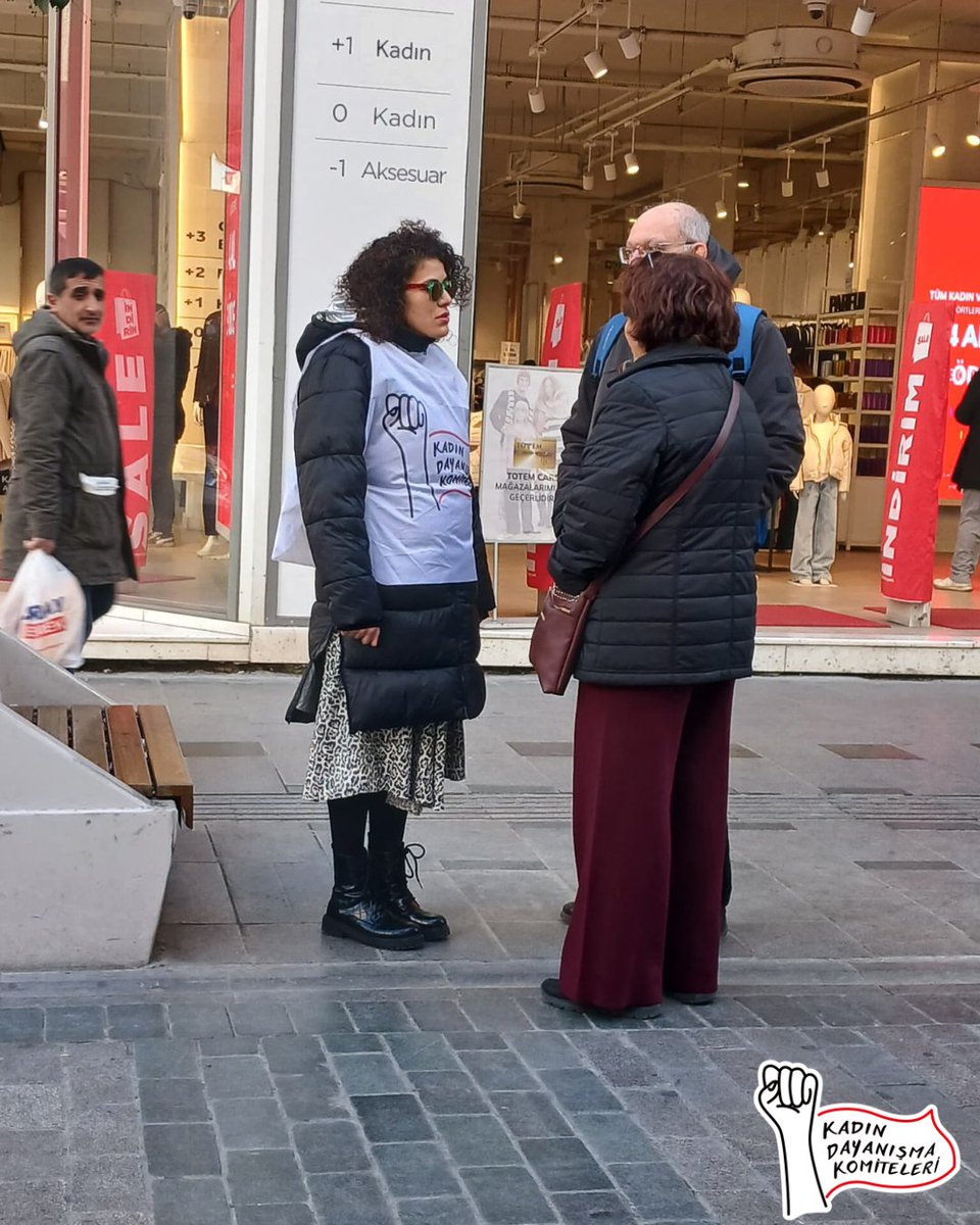 IzmirKdk's tweet photo. İzmir Kadın Dayanışma Komiteleri bugün Karşıyaka Çarşı'da "Kadınlar değil,  bu düzen yenilecek demek için bir araya gelme çağrısını yaptı. 

 Sömürüye, yoksulluğa, şiddete #itirazımvar diyenleri #8Mart'ta Karşıyaka İzban'da buluşmaya bekliyoruz

📅 8 Mart Cumartesi
🕔 17:00
📍Karşıyaka İzban Önü
