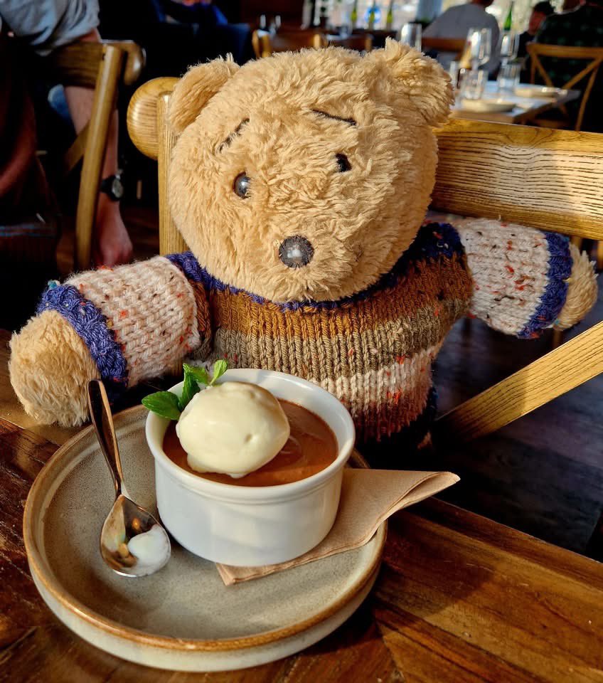 noahsbristol's tweet image. Always a pleasure to welcome @horace_the_alresford_bear to his favourite restaurant in Bristol 🥰💛

Half term week done, big thanks to everyone who’s been to see us! 

#halftermfun #fishandchips #noahsbristol