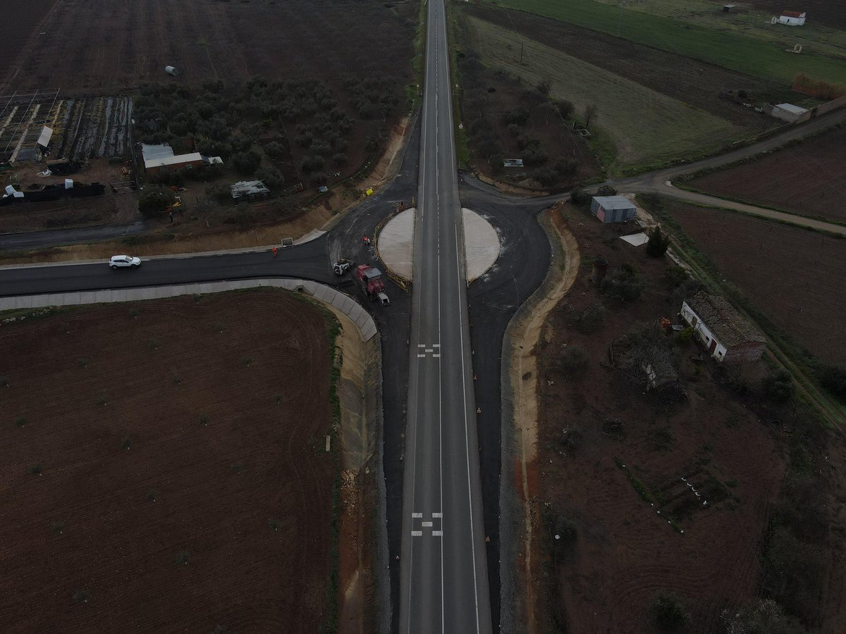 mefiexsa's tweet photo. 🚧 Avance en la obra: Entronque Torres de Miguel Sesmero 🚧

Avanzando en la ejecución de esta infraestructura clave para mejorar la conectividad y la seguridad vial. https://t.co/KHjmb3rSr1