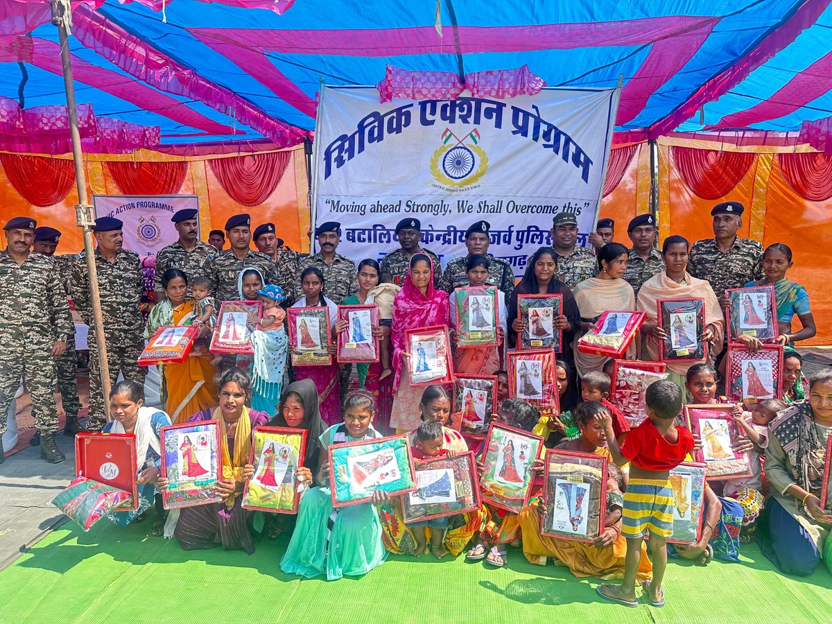 crpfindia's tweet photo. Spreading Smiles, Strengthening Bonds!

62 Bn #CRPF conducted a Civic Action Program in Bijapur, distributing bicycles, blankets, sarees, utensils, slippers & solar lanterns to villagers in Nukkanpal.

Youngsters received cricket kits, volleyballs & school dresses, while a health camp ensured their well-being.
Committed to service, beyond duty!  

#NationFirst
@CTGSECTORCRPF 
@gpsinghips