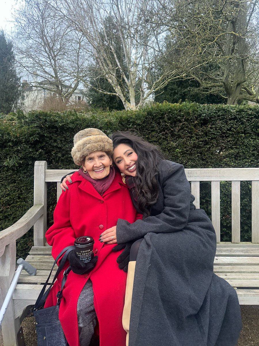 monikaplaha's tweet image. My gorgeous Nani turned 92 this month, she’s as glam as ever!
We did some filming for The One Show & while she never saw ppl like herself represented on TV here she is…a Punjabi woman in her nineties breaking barriers. Sharing her story is the greatest privilege 🫶🏽🙏🏽