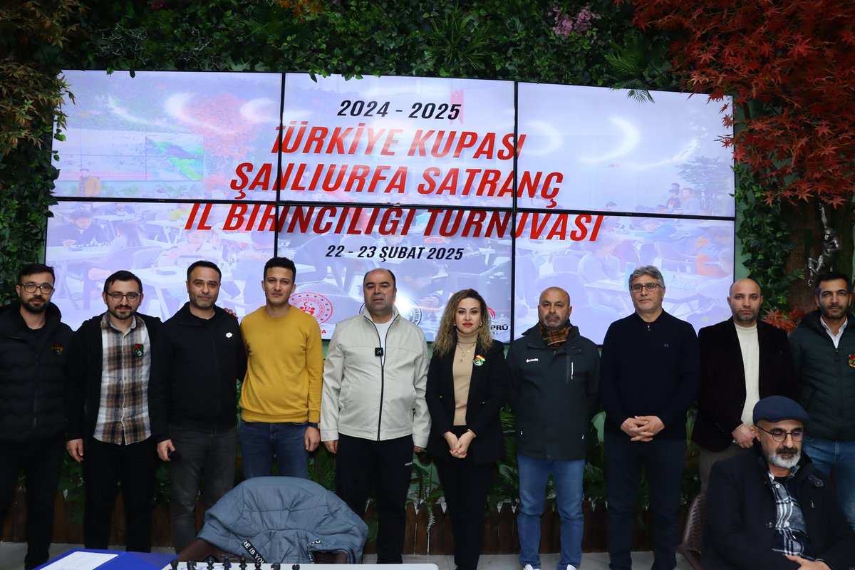 ZerrinYazar's tweet image. Karaköprü Belediye Başkanımız Sayın Nihat Çiftçiye Şanlıurfa Satranç İl Temsilciliği olarak gösterdikleri ilgi, alaka ve destekleri için çok teşekkür ederiz💫 
#satranç #turnuva #akılvezeka #sanliurfa #satrançturnuvası