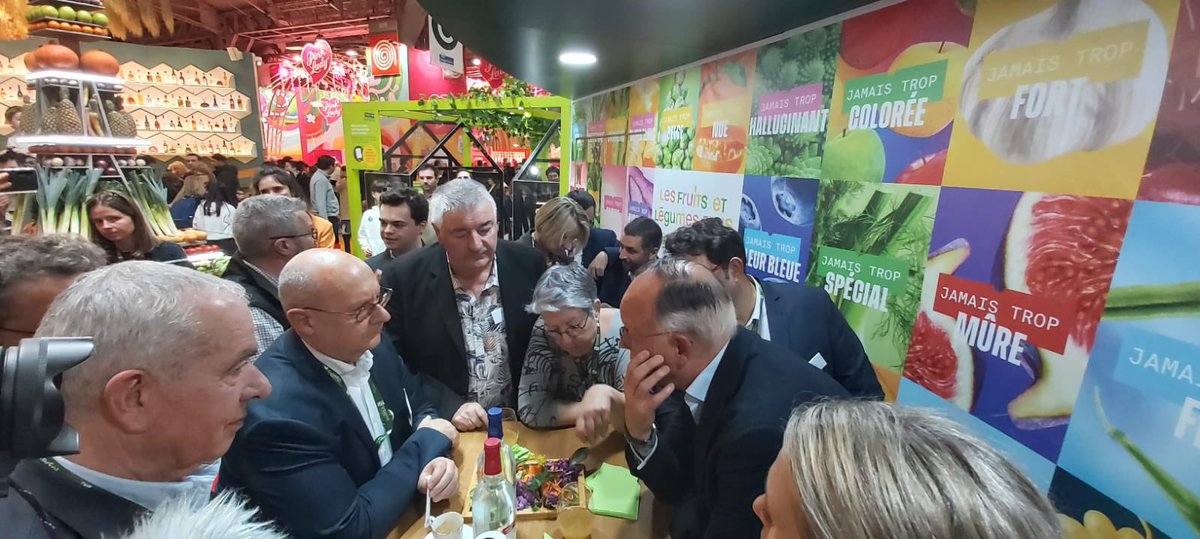 Interfel (@interfel) on Twitter photo Premier week-end au <a href="/Salondelagri/">Salon International de l'Agriculture</a> ! Les professionnels de la filière fruits et légumes bien présents sur le stand Interfel, autour de <a href="/DanielSauvaitre/">Daniel Sauvaitre</a>, pour des échanges, déjà de nombreuses rencontres, dans une ambiance constructive. Premier week-end au <a href="/Salondelagri/">Salon International de l'Agriculture</a> ! Les professionnels de la filière fruits et légumes bien présents sur le stand Interfel, autour de <a href="/DanielSauvaitre/">Daniel Sauvaitre</a>, pour des échanges, déjà de nombreuses rencontres, dans une ambiance constructive.