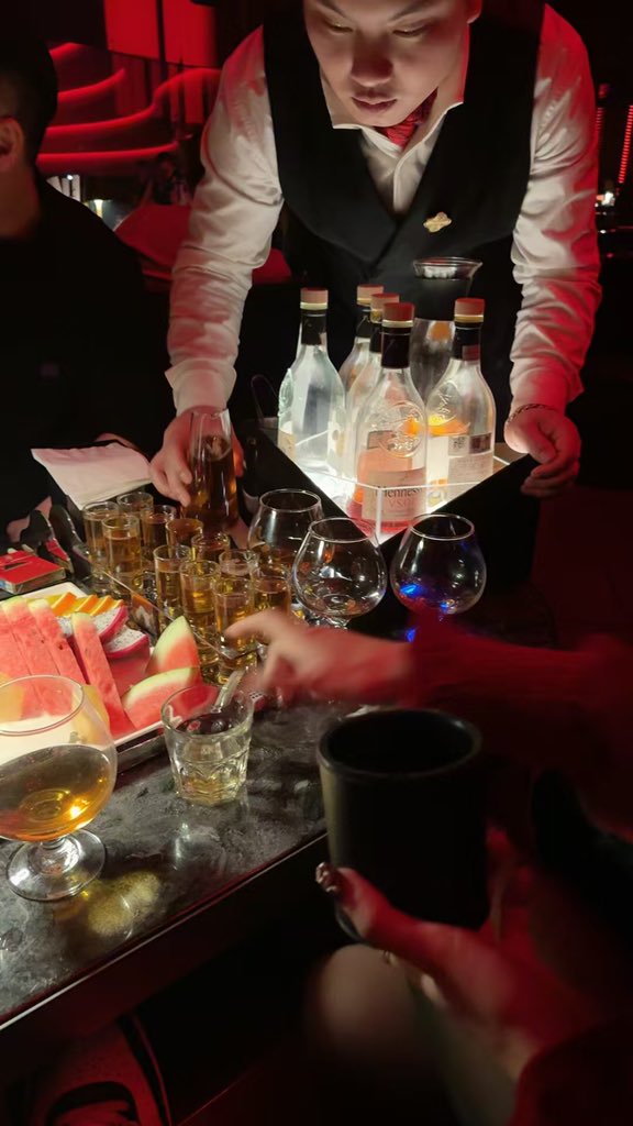 看你们搂搂抱抱，台州来酒搭子