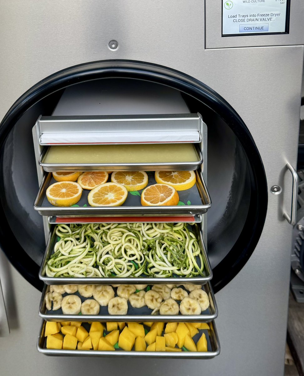 HedgerowHome's tweet image. Saturday morning. #growinghealth 
#nopreservatives 
#cleaneats
#foodpreservation #freezedrying 
#storetheharvest