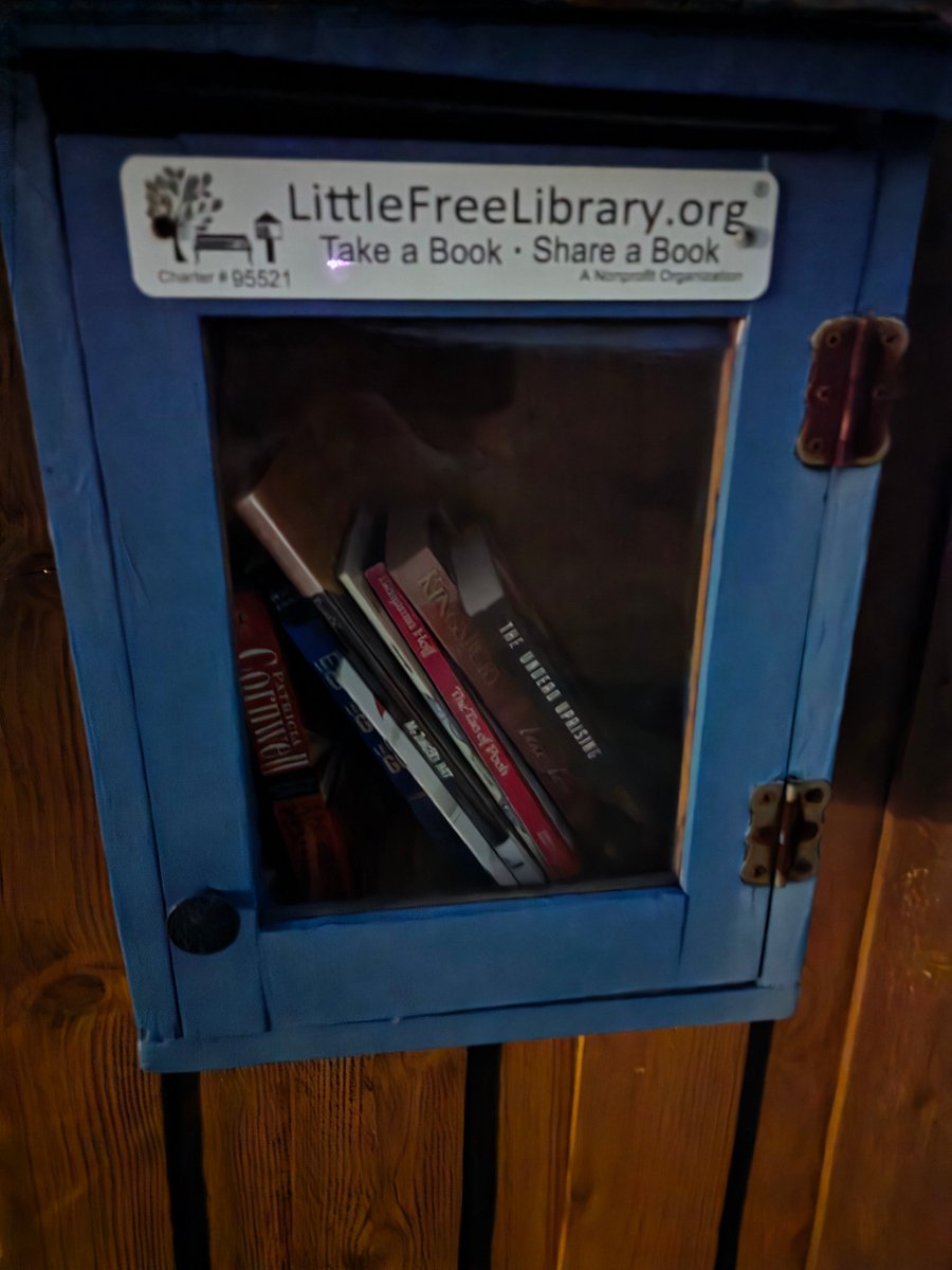 Chloelongstreet's tweet image. 🚨 A copy of my book is on the loose in Plano, TX! If you find it, let it continue its journey (after reading it, of course)! 
🎉Send a pic of the book and its new spot to the email on the back page to enter for a chance to win a FREE signed copy! 
#PlanoTX #UndeadInTheWild