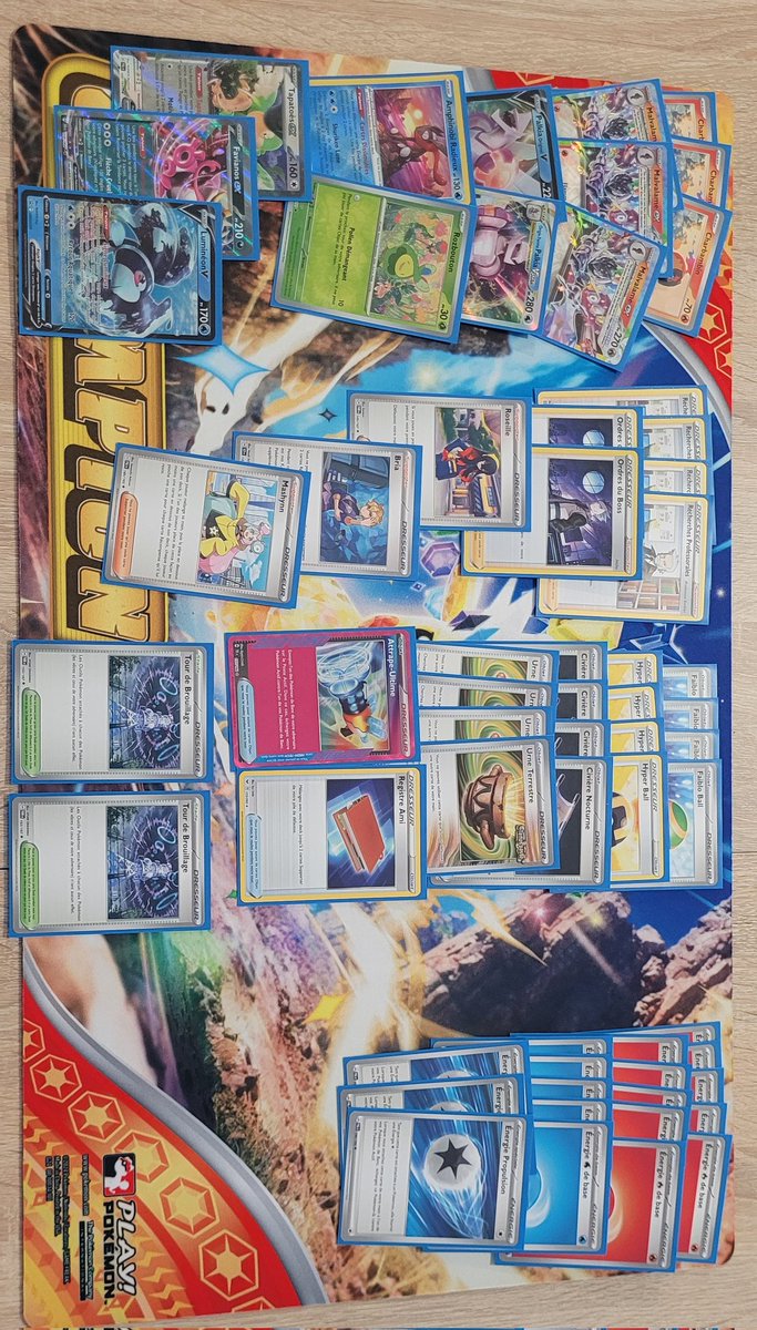 YmerejTCG's tweet photo. N'ayant pas pu me rendre a Londres c'était journée #PokemonTCG aujourd'hui à Lyon.
Une victoire ce matin au Cup du Coin des Barons et une 2è place au Challenge de Trollune.
Je joue le deck Malvalame ex.
S/o à @MeikaruFR pour le travail sur la liste ces dernières semaines.
MU ⬇️ https://t.co/y2tMQnIEjO