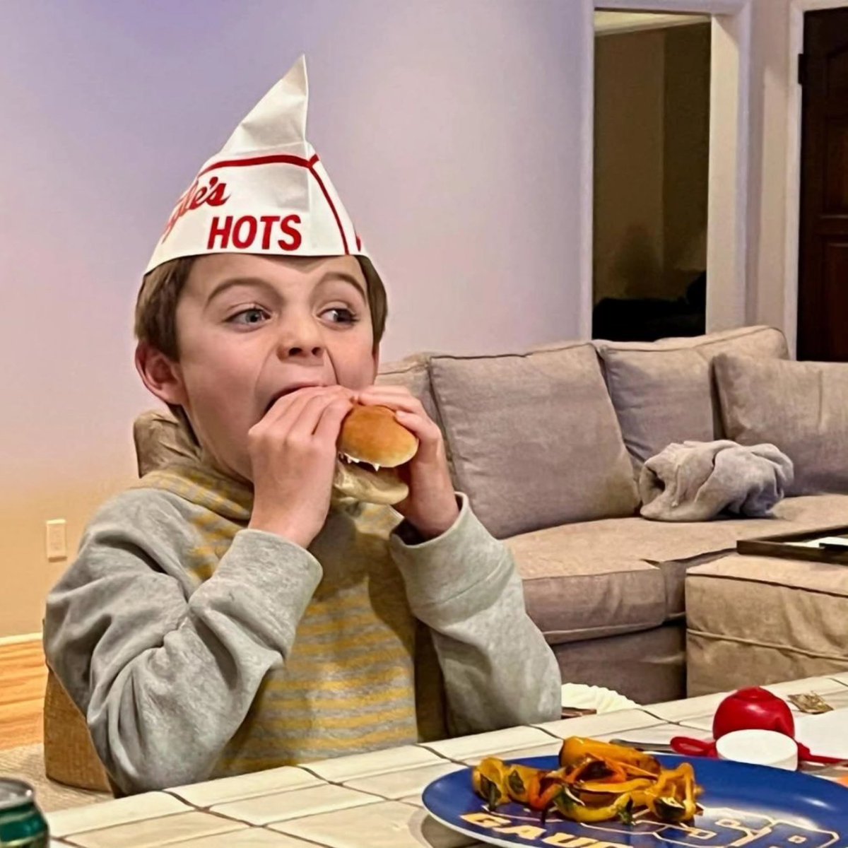 zweigleshots's tweet photo. Me attacking my problems… one bite at a time.

📸: @lyndsaywegman

#zweigleshotdogs #redhot #sundayscaries https://t.co/q18QLKfK2u
