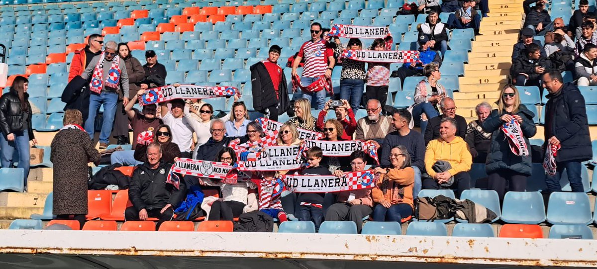 UDLlanera's tweet photo. ¡Grandísima victoria por 0 - 3 de los nuestros ante el @SalamancaCFUDS! Valieron los goles de Otia, Turmo y Mateo Arellano, ¡ENORMES EQUIPO! 🔴⚪️
  
¡ G R A C I A S  A F I C I Ó N  P O R  C R E E R ! ❤️ https://t.co/SV79EwjOT8
