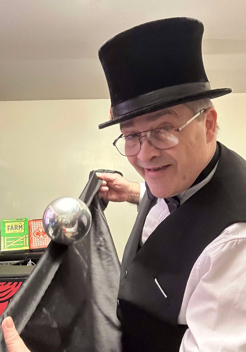 StoryCharmRec's tweet photo. The Zombie Ball magic routine a classic of magic!
"Silver ball fly's up into &amp; around a black silk!"

Book your magic show or inquire today! https://t.co/pwIYyotXv7  
London Ontario  
Southwestern and, 
Southern Ontario Canada  
#birthday #magic #magician #magicshow #fun #events https://t.co/UYMuuVmoyI