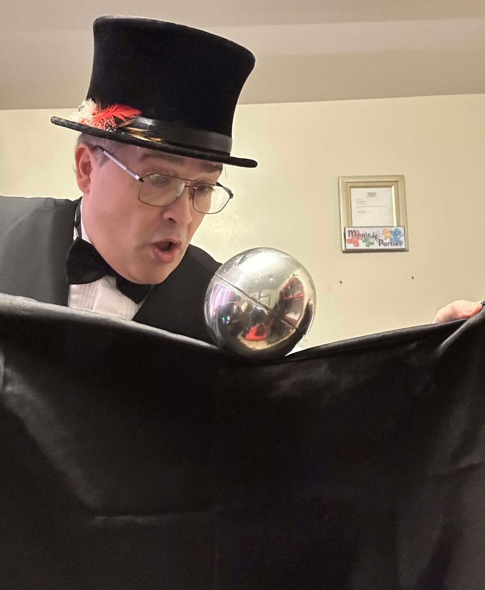StoryCharmRec's tweet photo. The Zombie Ball magic routine a classic of magic!
"Silver ball fly's up into &amp; around a black silk!"

Book your magic show or inquire today! https://t.co/pwIYyotXv7  
London Ontario  
Southwestern and, 
Southern Ontario Canada  
#birthday #magic #magician #magicshow #fun #events https://t.co/UYMuuVmoyI