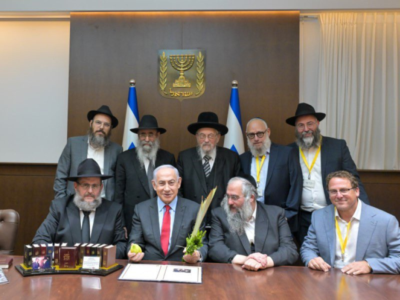 anubi77787292's tweet image. Gli amici di Satanyahu, del Ciuffo, di Zelya etc. sempre loro i Chabad
#netan
